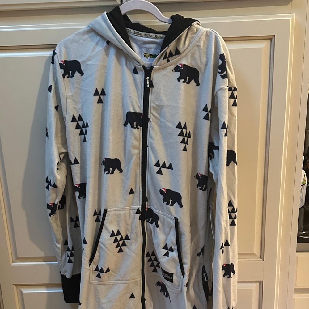 Men’s Beary Christmas Jumpsuit XL pjs !! Tipsy Elves with hood (onesies)!!